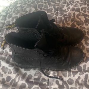 DR. Martens Black Leather Size 8 good condition